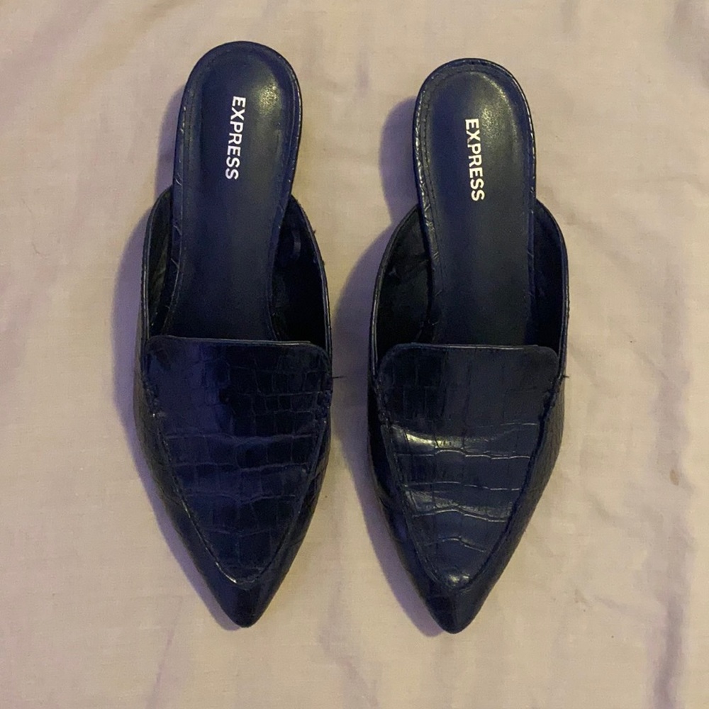 Croc black mules express